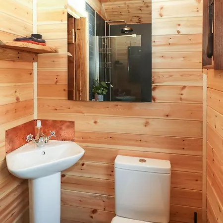 Dunfell Shepherd's Hut Ferienhaus