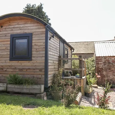 Dunfell Shepherd's Hut *